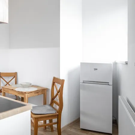 Samoobsluzne Evicenstvo アパート トゥジネッツ